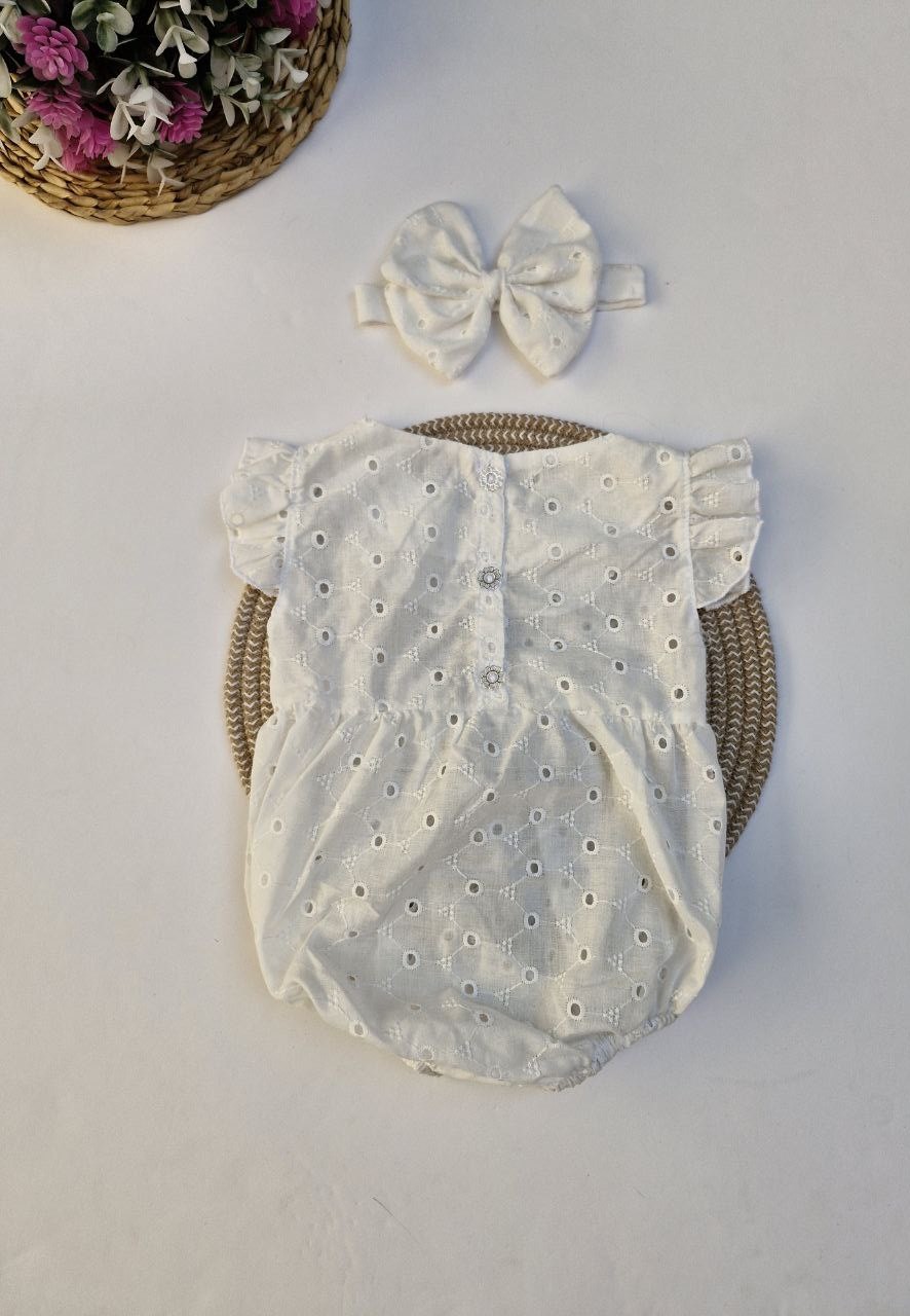 a6f9533b-e809-4e45-a855-e1c5c1bee03f